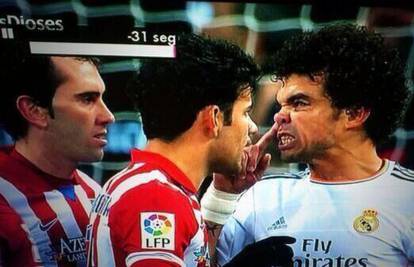 Pepe je puhao nos, baš u tom trenutku prolazio je Costa...