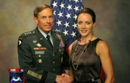 Varao ženu: Šef CIA-e spavao je s autoricom svoje biografije