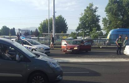 Sudarila se dva automobila kod Remetinečkog rotora u Zagrebu, nastala veća gužva u prometu