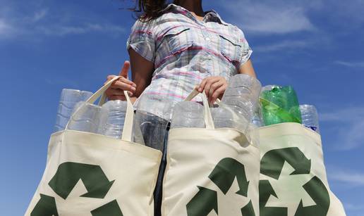 Plastične i staklene boce koje su povratne od 1. siječnja vrijedit će 7 centi; za 1 euro - puna vreća