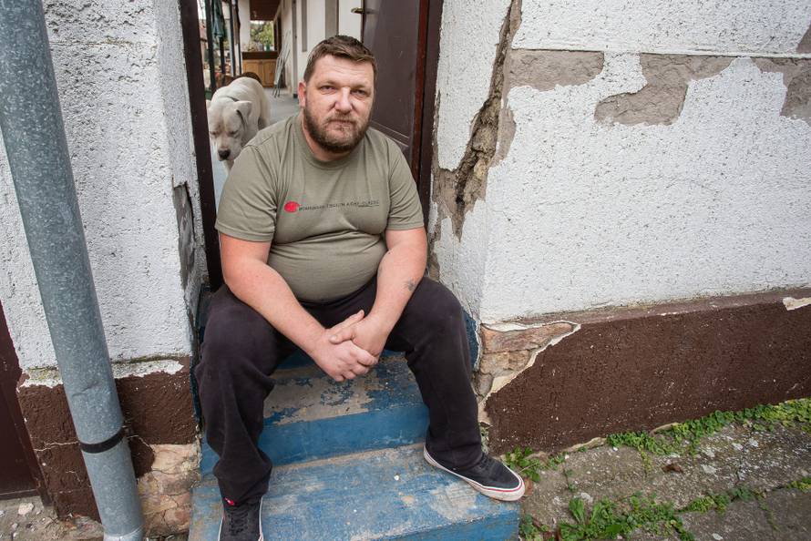 Andrej (3) živi u kući od blata punoj miševa: Teško govori i hoda, a mama ima epilepsiju