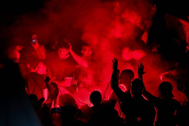 Zagreb: Euforija i bakljada na koncertu Marka Perkovića Thompsona