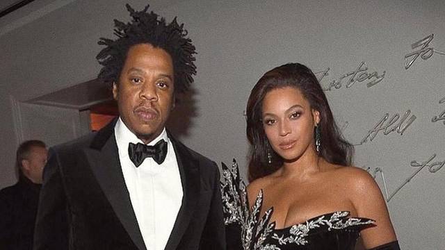 Netko se želi riješiti Beyonce i Jay Z-a? Zapalili su im luksuznu vilu, u pećnici pronađene knjige