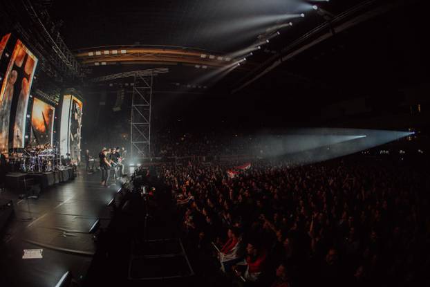 FOTO Pogledajte atmosferu s prvog koncerta Thompsona na prepunim splitskim Gripama