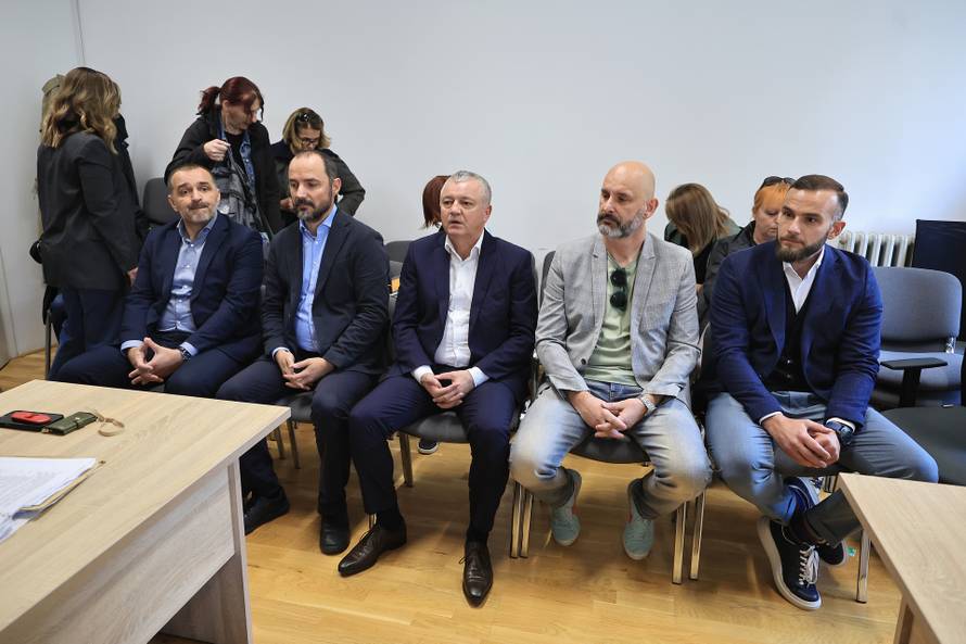 Zagreb: Početak sudjenja u aferi Po babi i stričevima