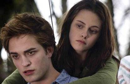 Pattinson će opet ‘svjetlucati’ kao vampir Edward  Cullen...