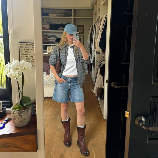Sydney Sweeney prisjetila se ljeta! Fanovi pišu: 'Fotka broj 2, to je to! Samo ignoriraj hejtere'