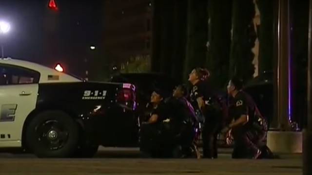 Napadač u Dallasu htio ubijati "samo policajce koji su bijelci"