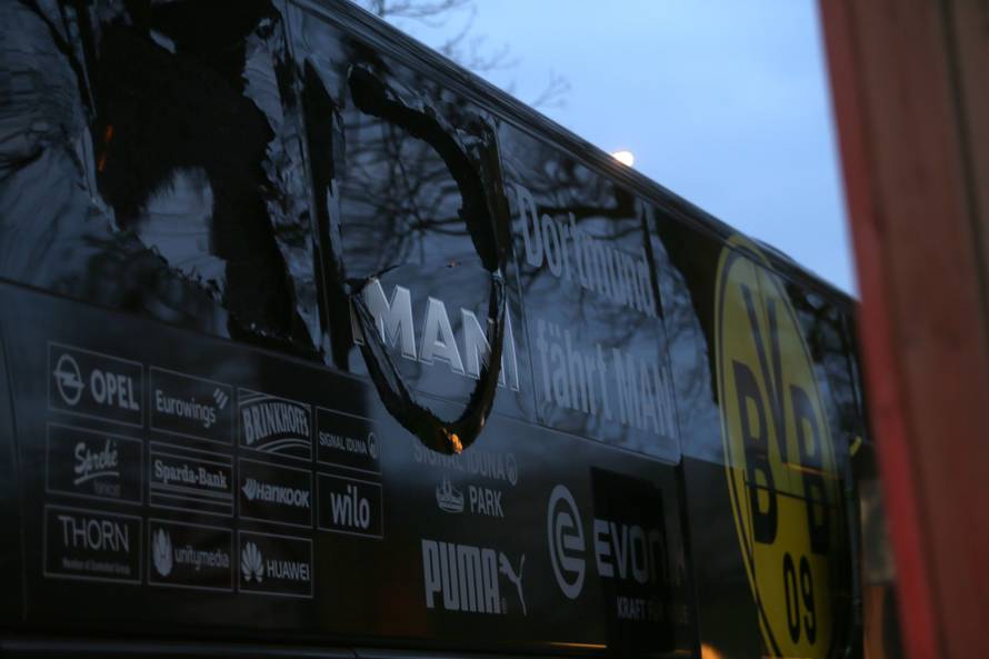 Explosions near bus carrying Borussia Dortmund squad
