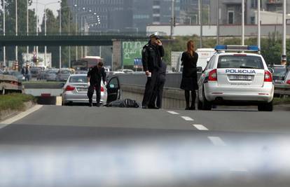 Ne znaju tko je muškarac koji je iskočio pred BMW