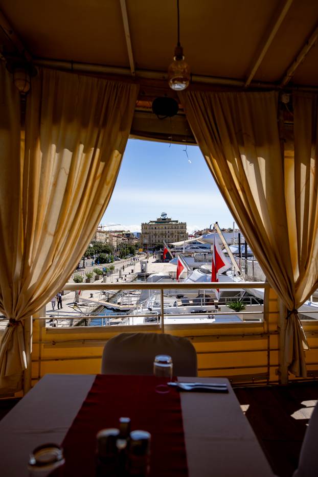 FOTO Zavirite u prvi brod-hotel u Hrvatskoj: Noćenje na ovom brodu u Rijeci ima posebnu čar