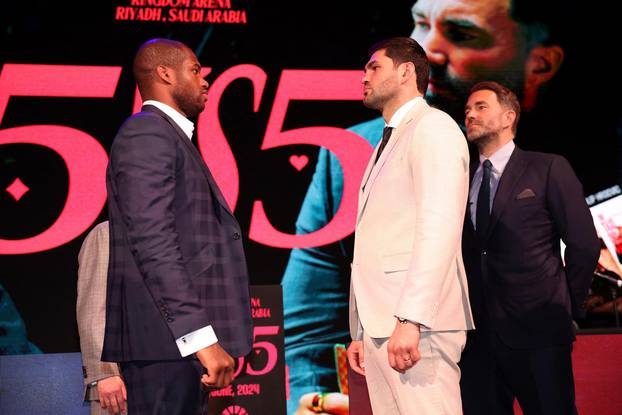 Artur Beterbiev v Dmitry Bivol - Press Conference