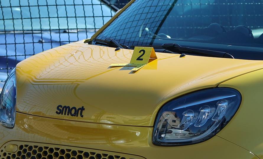 Zagreb: Policijski očevid u Dubravi gdje je jutros došlo do pucnjave