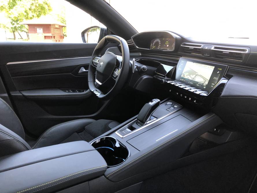 Testirali smo najsnažniji i najbrži Peugeot u povijesti, nije takav kakvim se na prvu čini