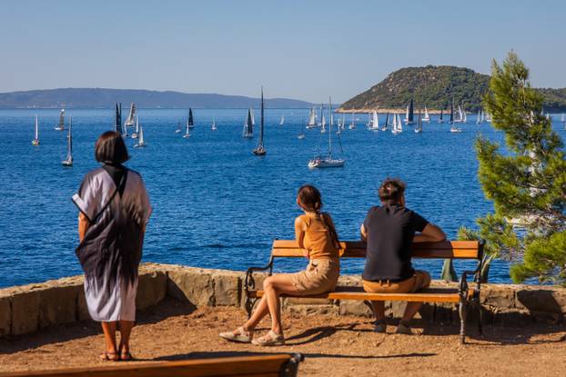 Split:  Pogled sa Sustipana na start Mrduljske Regate
