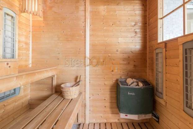 FOTO U ovoj vili u Istri možete živjeti kao u filmu: Ima jacuzzi, vinski podrum i terene za sport