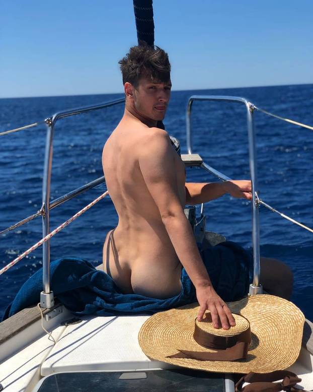 FOTO Goli slikar Pietro Boban umjetnost stvara i kada je on sam akter ispred objektiva...