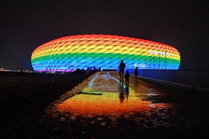 Nijemci šalju Orbanu poruku? Allianz Arena u duginim bojama