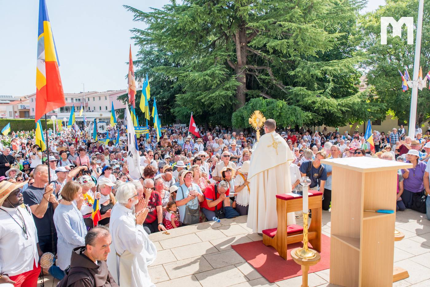 Tisuće ljudi iz cijeloga svijeta u Međugorju je molilo za mir, posebno su brojni bili Ukrajinci