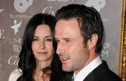 Courtney Cox: Ne mogu biti s nekime samo radi seksa