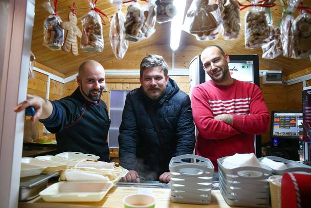 Zagreb: Catering tvrtka Fluvius na Markuševcu je otvorila adventsku kućicu