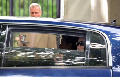 Sarkozy izašao iz bolnice, sljedećih će dana odmarati