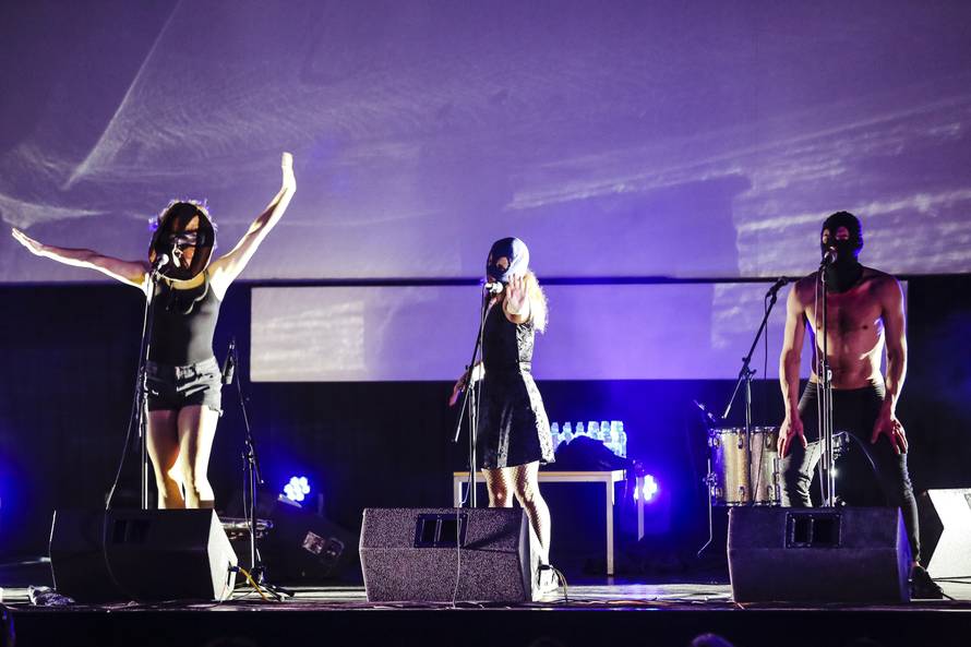 Pussy Riot prvi put u Zagrebu: 'Djevice Marijo, svrgni Putina'