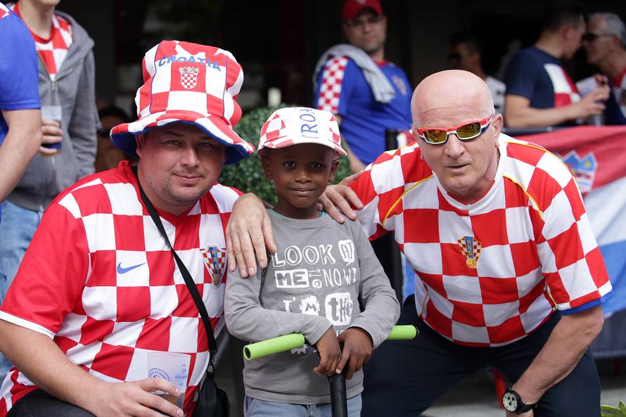 Galerija navijača u Francuskoj: Kockice okupirale St. Etienne