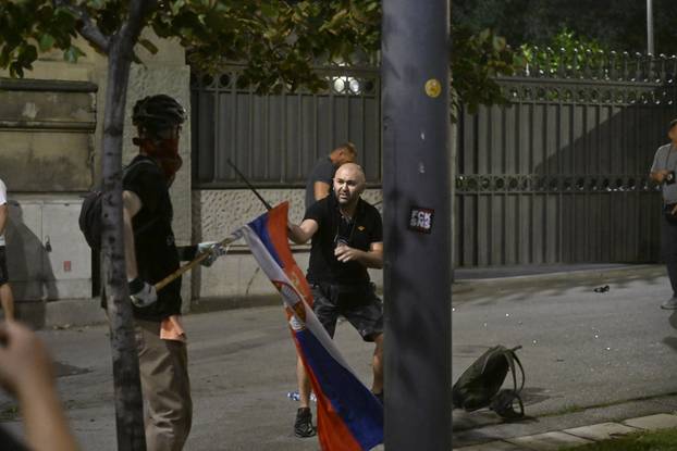 Beograd: Sukob građana i studenata s policijom tijekom prosvijeda