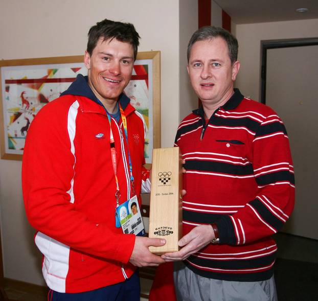 ARHIVA - U Hrvatskoj kući gleda se snimka kombinacije dok se nazdravljalo Janičinom zlatu