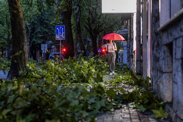 Olujno nevrijeme poharalo Mostar 