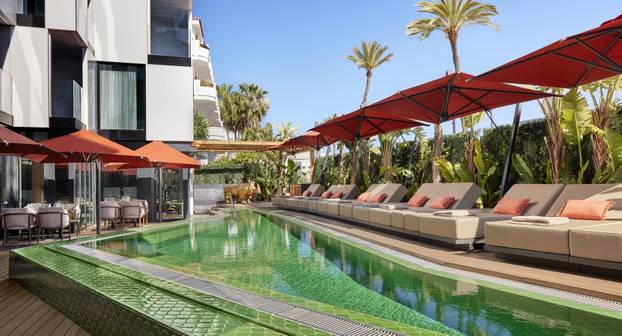 Sama pomisao na Ibizu priziva slike savršenog odmora, ali ovaj hotel je pravi jackpot!