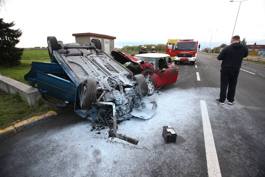 Kod Velike Mlake sudar dvaju automobila, dvoje ozlijeđenih