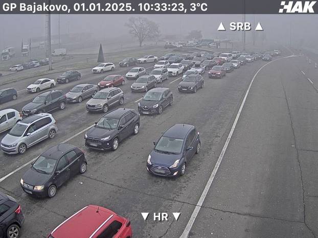 FOTO Pogledajte kako jutros izgledaju ceste diljem Hrvatske. HAK: 'Vozači, budite oprezni!'