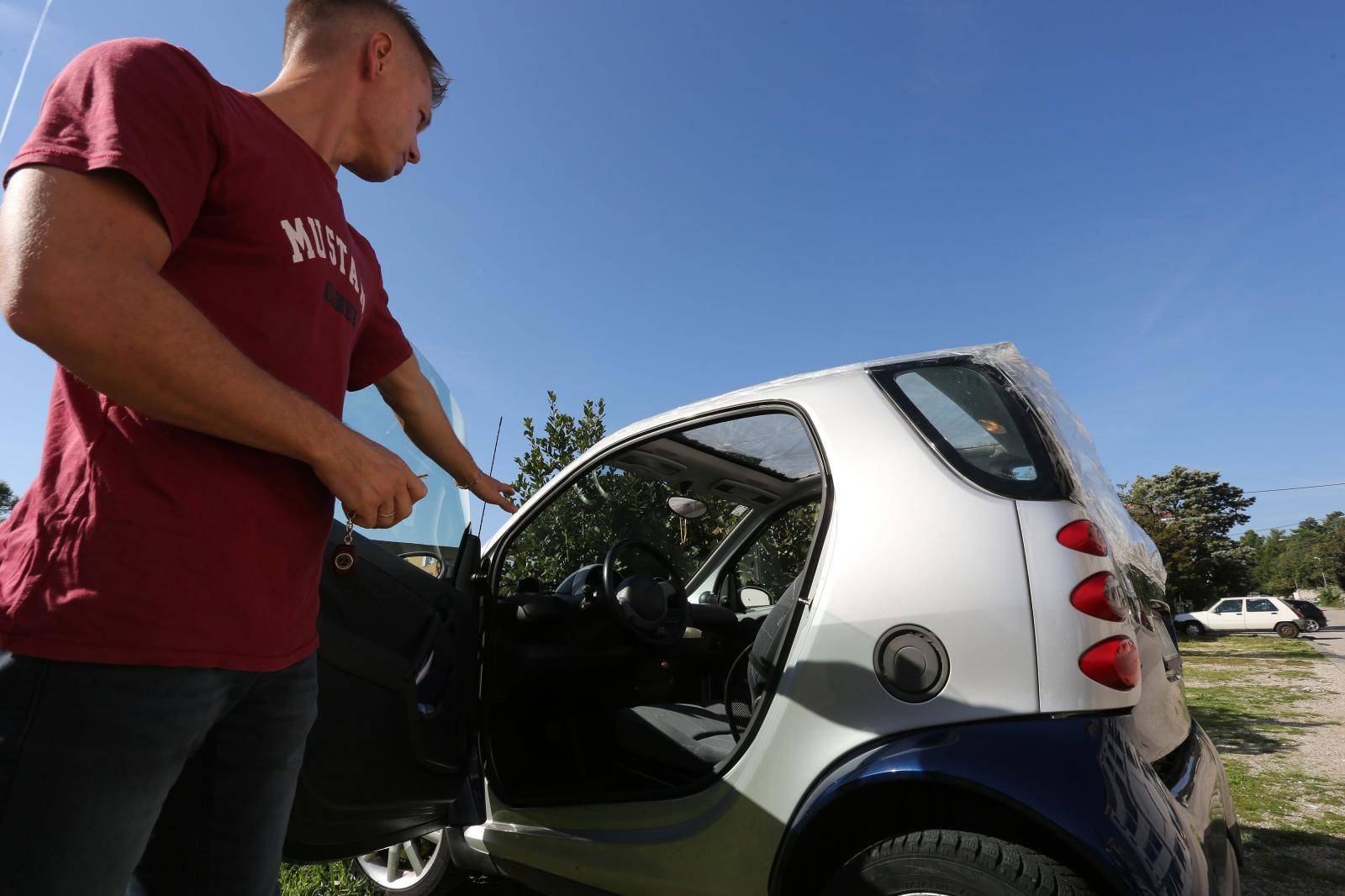 Vozač pauka se ispričao: 'Auto mi nije baš ispao, zaljuljao se!'