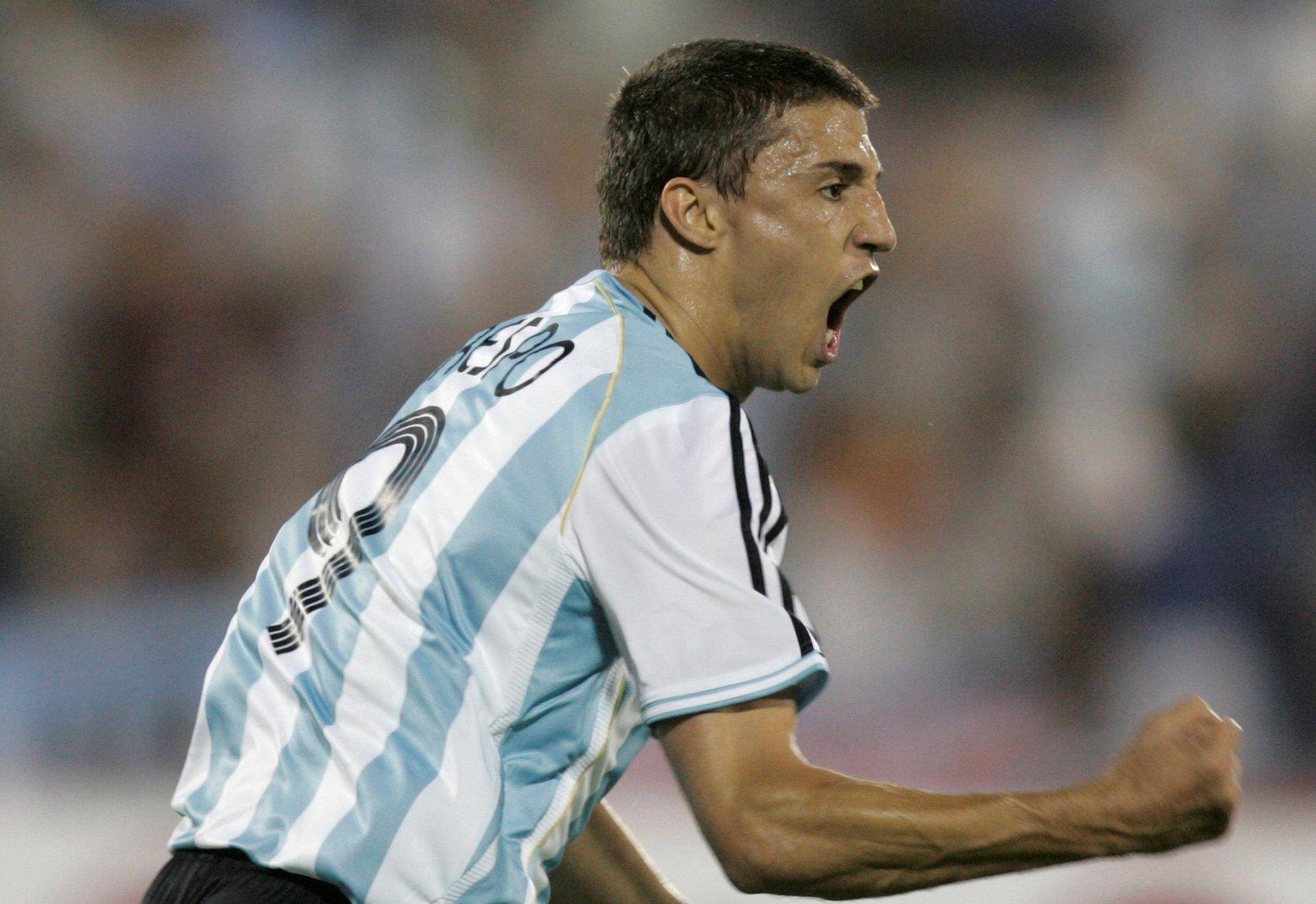 FILE PHOTO: Argentina's Hernan Crespo celebrates after he scores a goal against the USA in Maracaibo