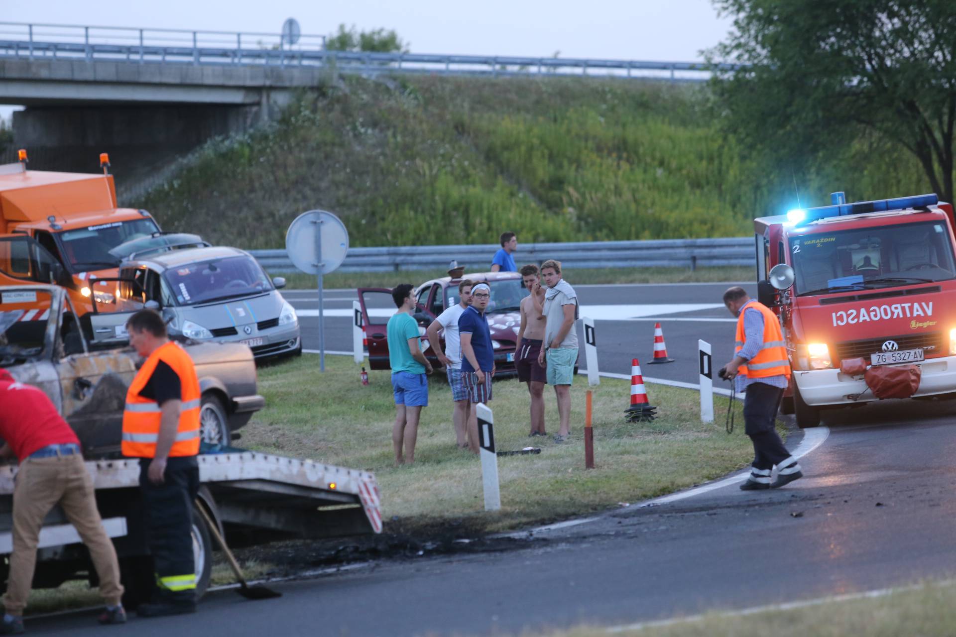 Belgijancima se auto zapalio na autocesti, nema ozlijeđenih