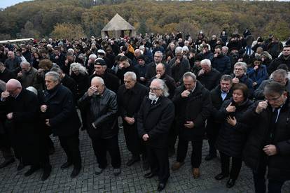 FOTO Brojni poznati došli su na pogreb Ivana Zvonimira Čička