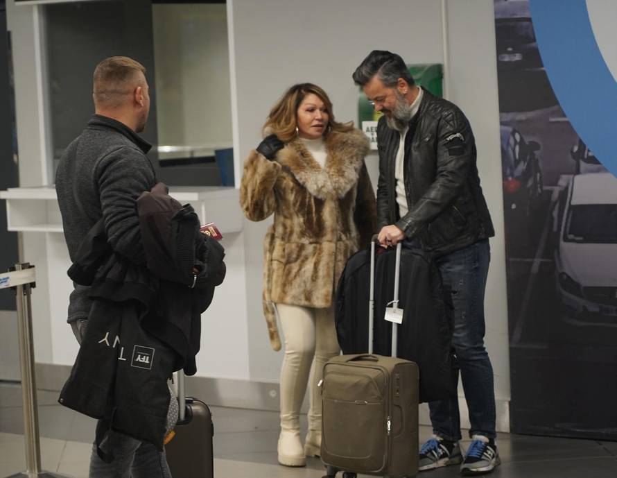 Uvijek elegantna i dotjerana Neda Ukraden plijenila pažnju i na beogradskom aerodromu