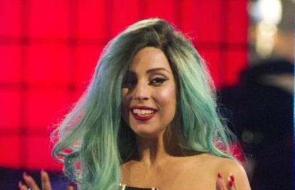 Lady GaGa (25) gubi kosu jer je stalno boji: Ne želim biti ćelava