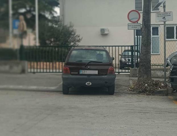 FOTO Ako trebate savjet kako (ne) parkirati, pogledajte ove bisere! Od ovoga boli glava
