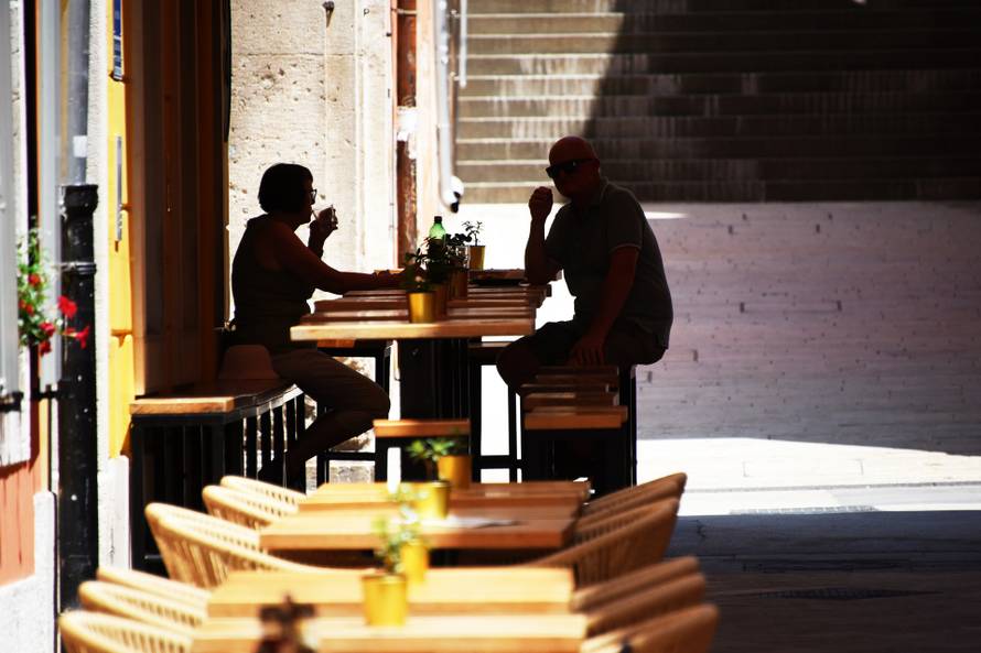 Pula: Toplotni val ispraznio pulske ulice