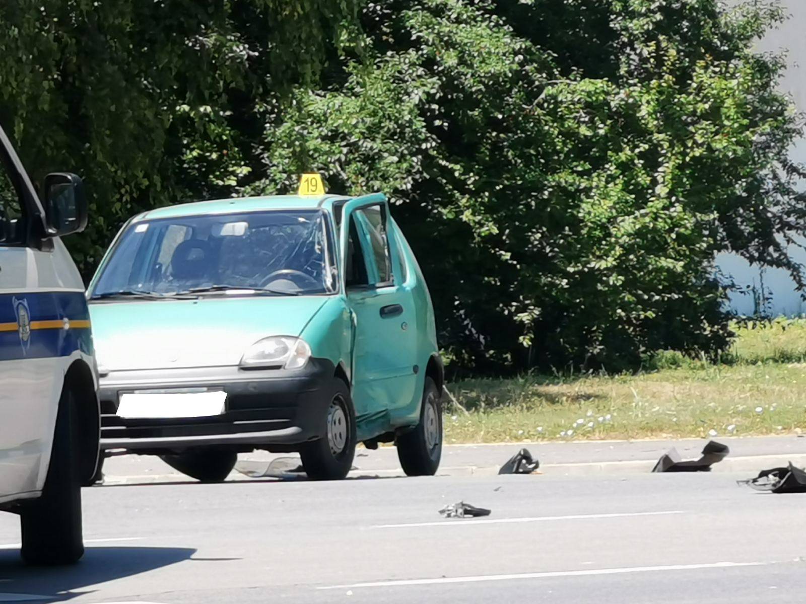U Vukovariu sudar između auta i motocikla, motorist u bolnici...