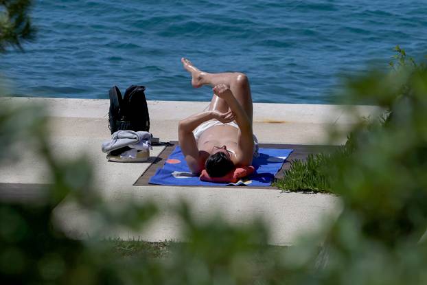 Zadar: Sve je više kupača na zadarskim plažama