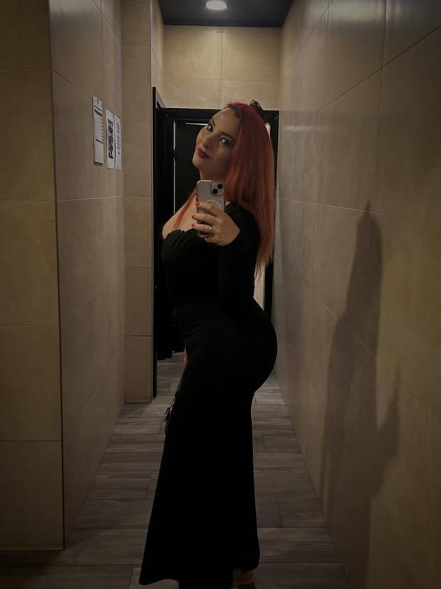 FOTO Sjećate li se BB Mirjane? Stalno se u showu skidala, a i danas voli golišava izdanja