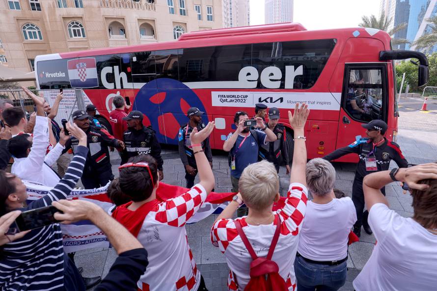 KATAR 2022 Hrvatska nogometna reprezentacija otputovala je iz hotela Hilton Doha prema zračnoj luci
