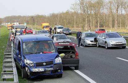 U tri prometne nesreće na autocesti osam ozlijeđenih