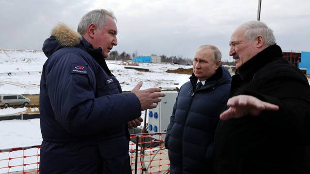 Russian President Putin and Belarusian President Lukashenko visit the Vostochny Cosmodrome