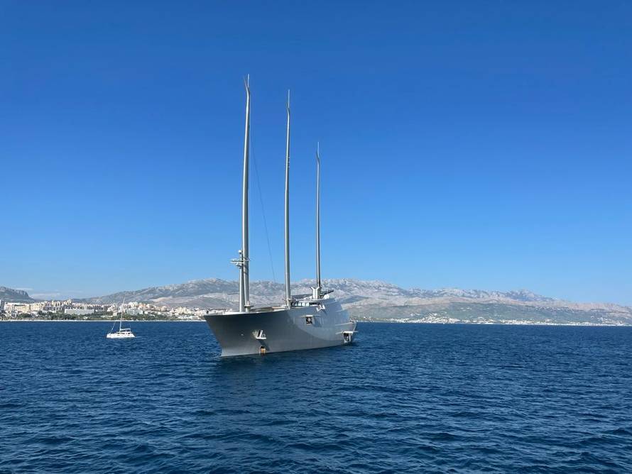 Kakav prizor! U Split je uplovila jahta najbogatije Srpkinje koja je dobra prijateljica Nine Badrić