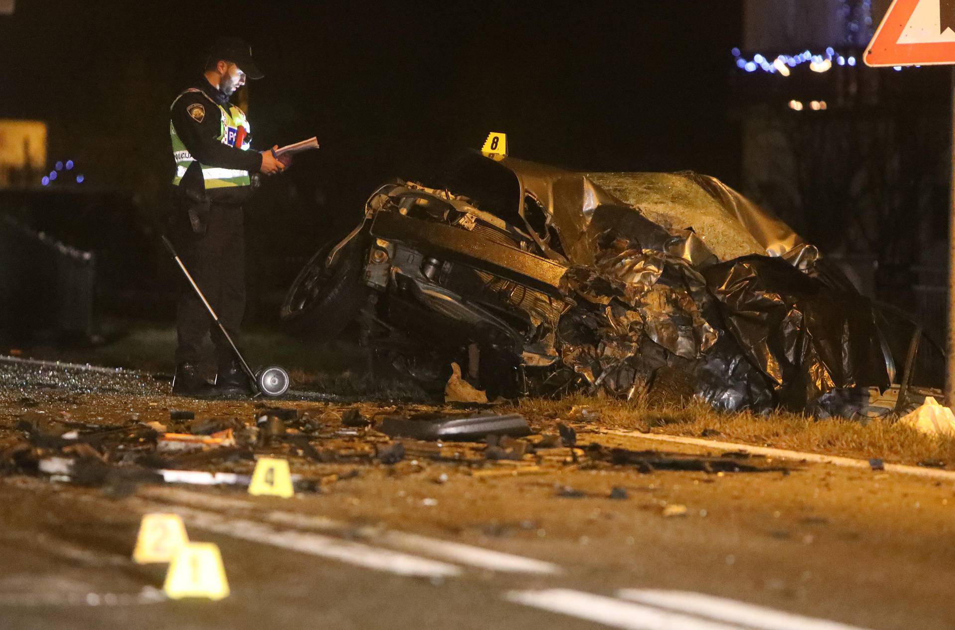 Dvije osobe poginule u prometnoj  nesreći u Tušiloviću kod Karlovca